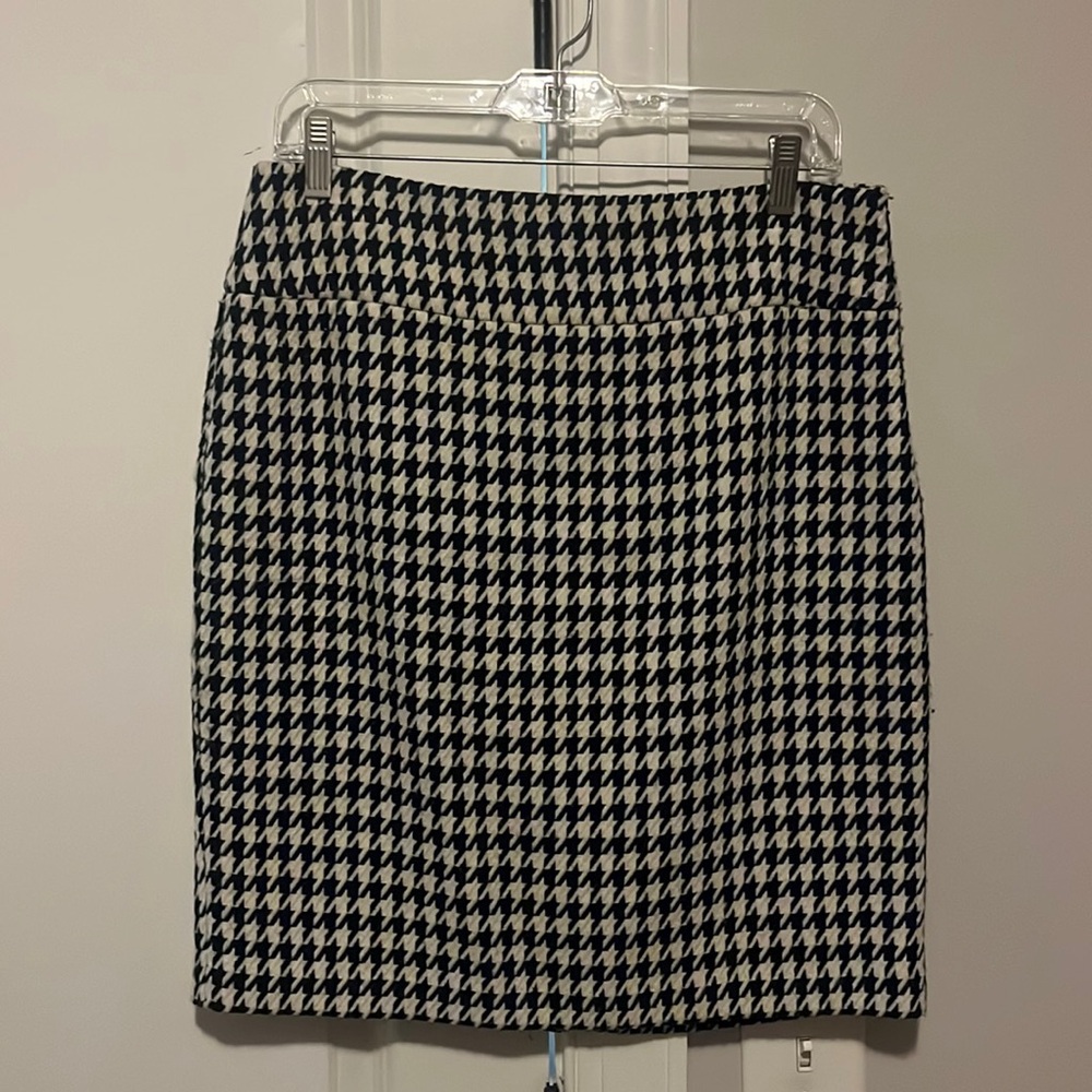 Houndstooth Pencil Skirt